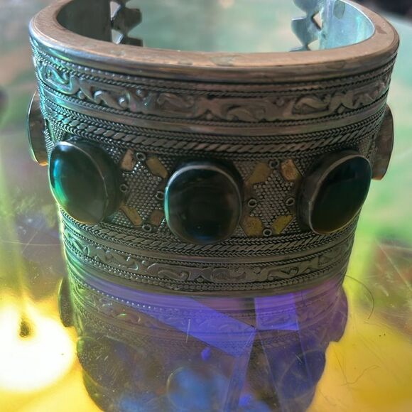 Turkemann Tribal Agate Cuff Bracelet - Picture 6 of 7